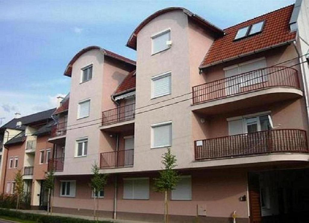 Margit Apartman Apartment Hajduszoboszlo Exterior photo